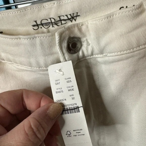 J. Crew Classic Straight Jean in White. Size 32 - Picture 2 of 5
